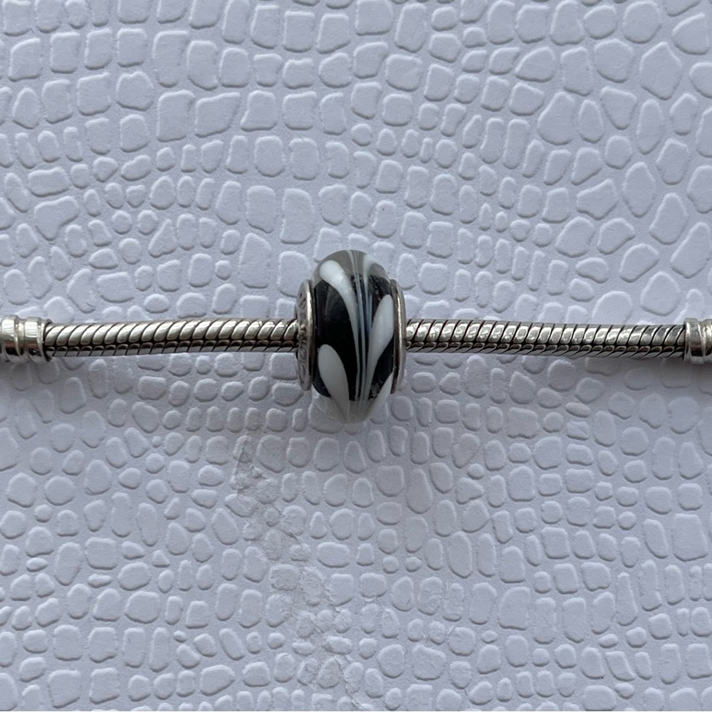 Authentic Retired Pandora Swirls Black and White Murano Glass Charm